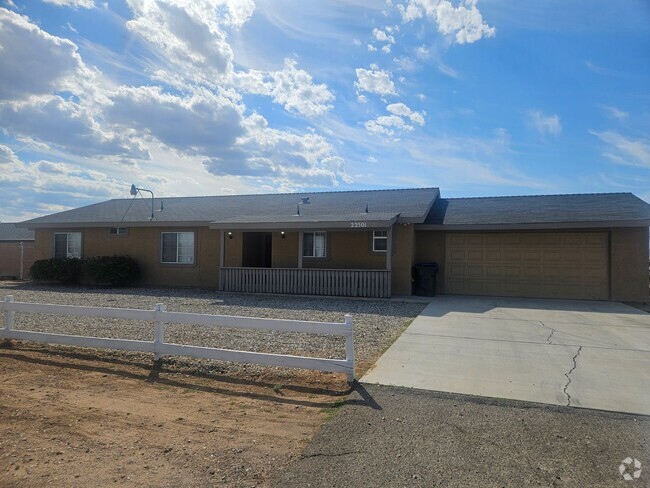 Building Photo - NEWLY UPDATED APPLE VALLEY HOME