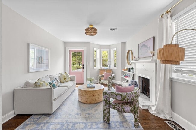 Photo - South Mount Pleasant Fully Furnished Rental