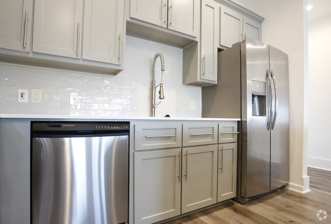 2BR/2BA -1,143SF