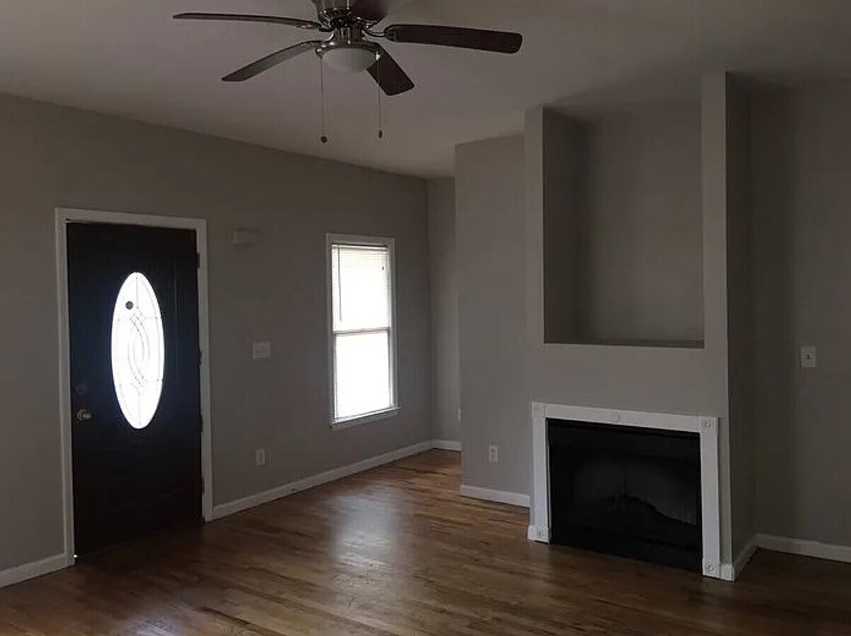 Photo - 4 Bed 3 Bath in Atlanta!