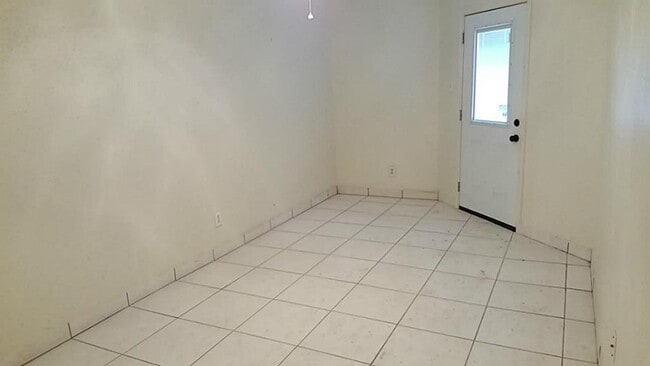 Photo - 1014 Graham Dr