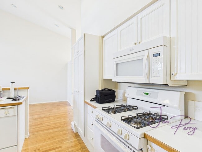 Photo - 923 Aaron Dr Unit 1