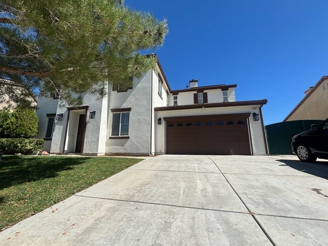 2307 Thorncroft Cir