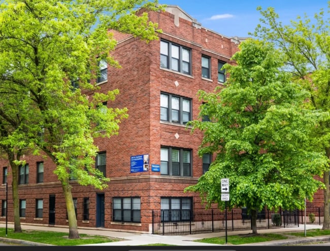 Photo - 2211 W Eastwood Ave Unidad 2205-3E