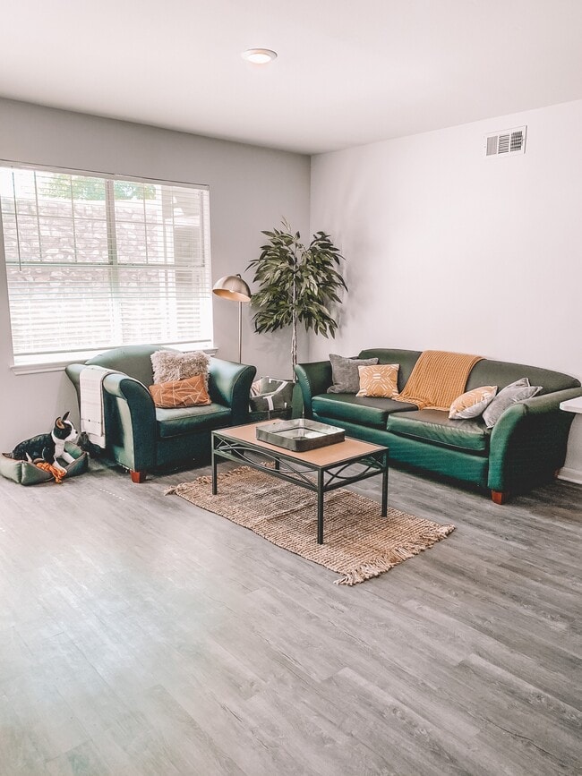 Photo - The Quarters Columbia