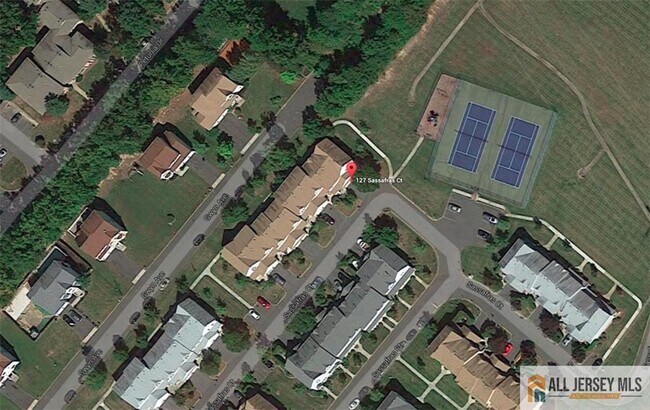 127 Sassafras Ct