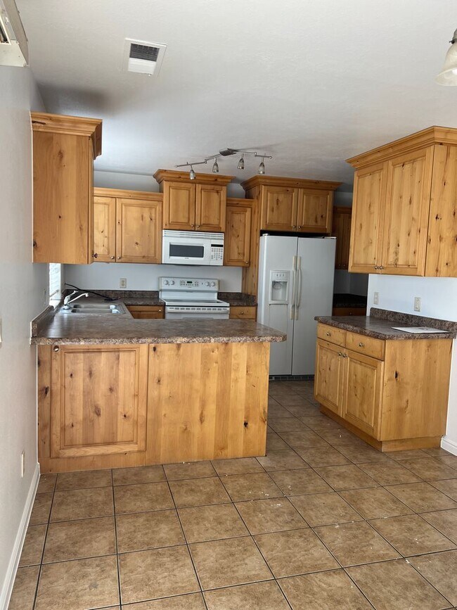 Photo - Beautiful 3 bedroom, 2.5 bathroom townhome...