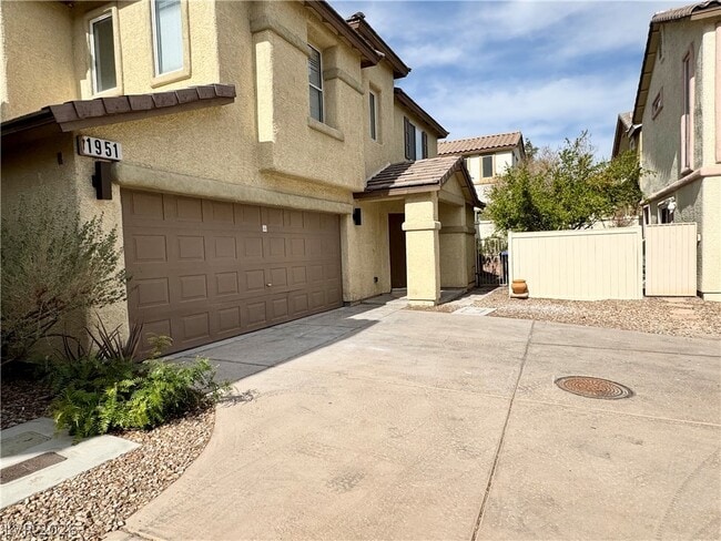 Building Photo - 1951 Sundown Canyon Dr