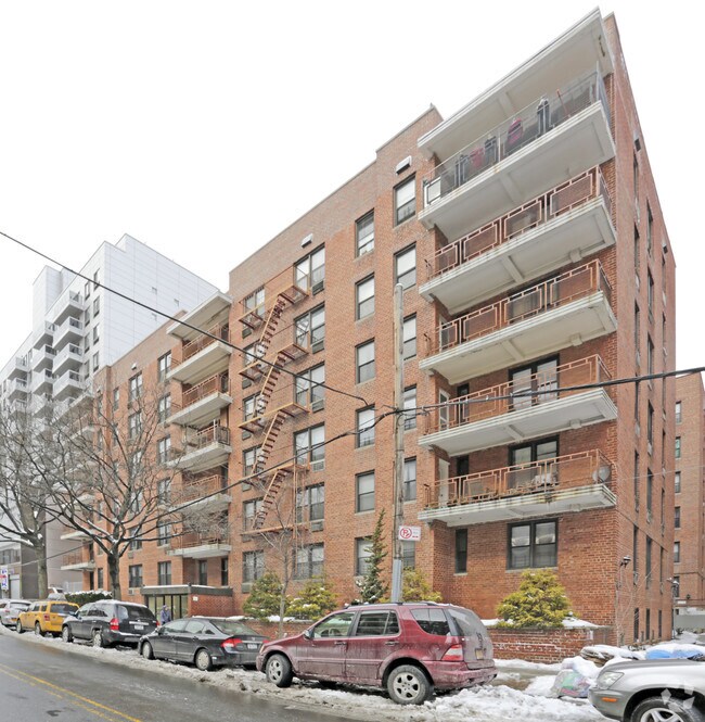 Photo - Franklin Avenue Corp Apartments