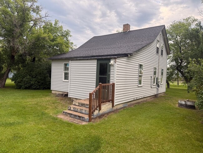 Building Photo - 213 Iowa Ave