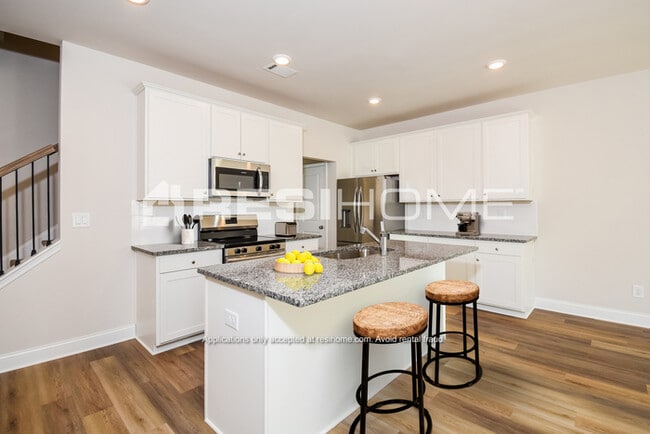 Photo - 2380 Whitburn Rd