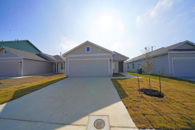 Photo - Gorgeous like-new home Available for Rent in Converse! Realtor Commission: $500