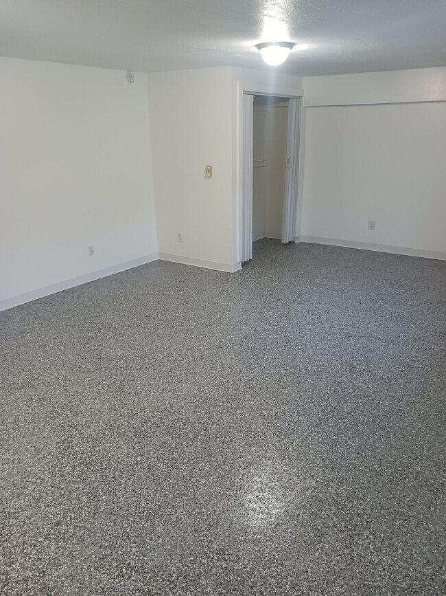 Photo - W162N11651 Park Ave Unit 1B