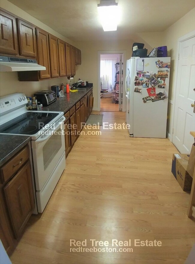 Photo - 140 Babcock St Unit 1