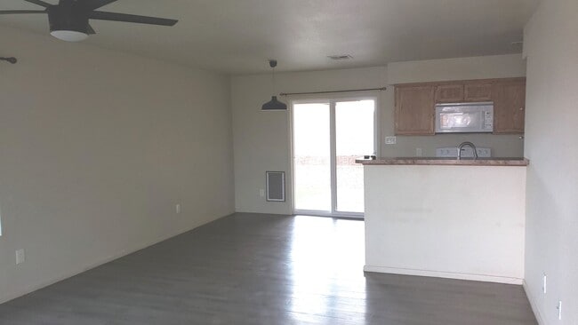 Photo - 3 bedroom Rental