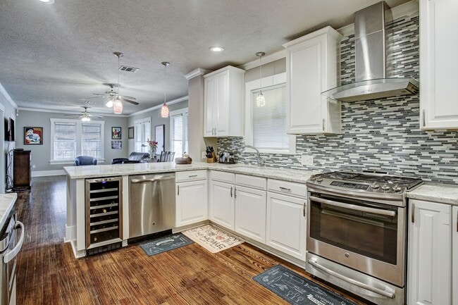 Photo - 801 Le Green St