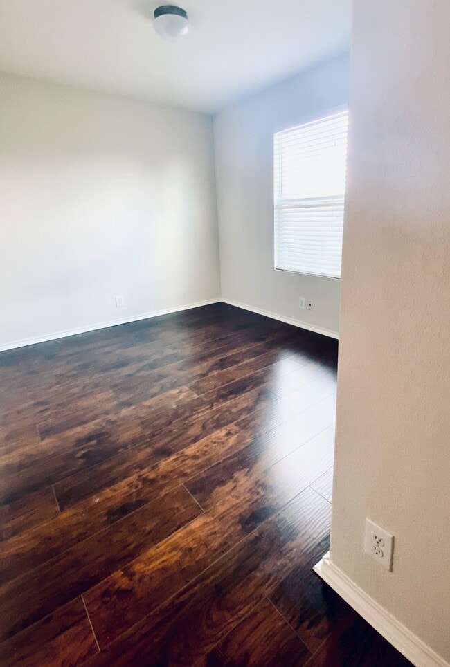 Photo - 11515 Oaks Hike