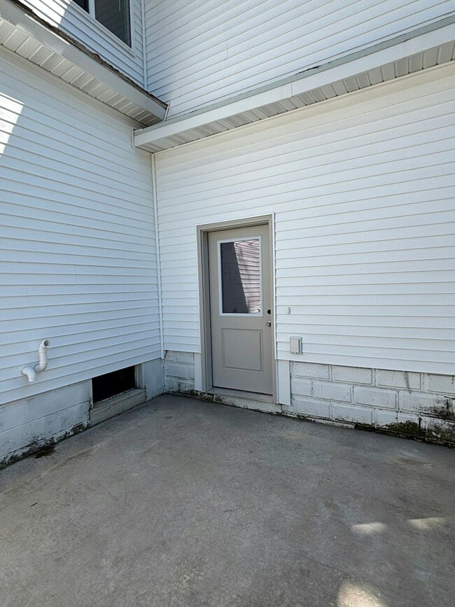 Photo - 201 Monroe St
