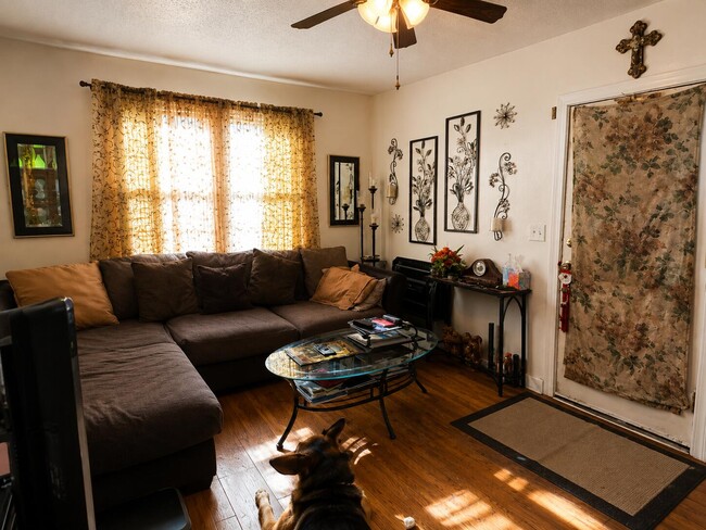 Photo - 12 Plew Ave