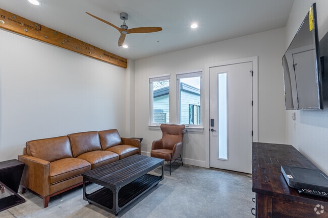 2HAB, 2BA - 813 ft² - Twin Arch Apartments