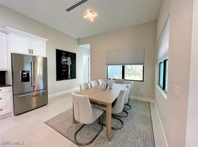 Photo - 687 23rd St SW