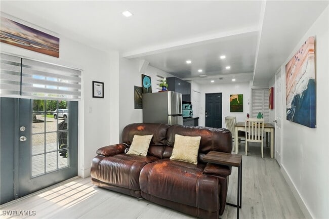 Building Photo - 936 Panther Creek Ln