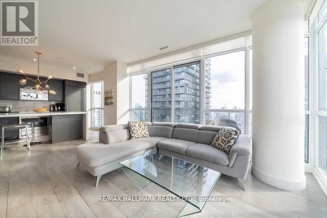 Photo - 30 Roehampton Ave Unit PH01