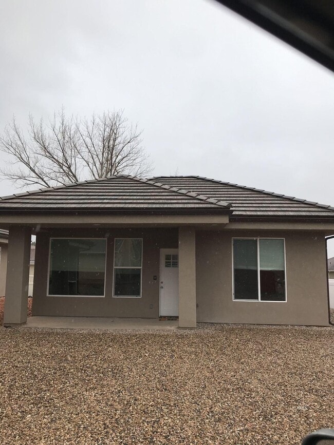 Photo - 598 S Hillside Dr