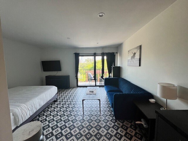 Photo - 201 Academy Dr