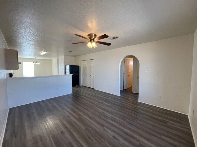 Photo - 1606 Dugger Cir Unidad D
