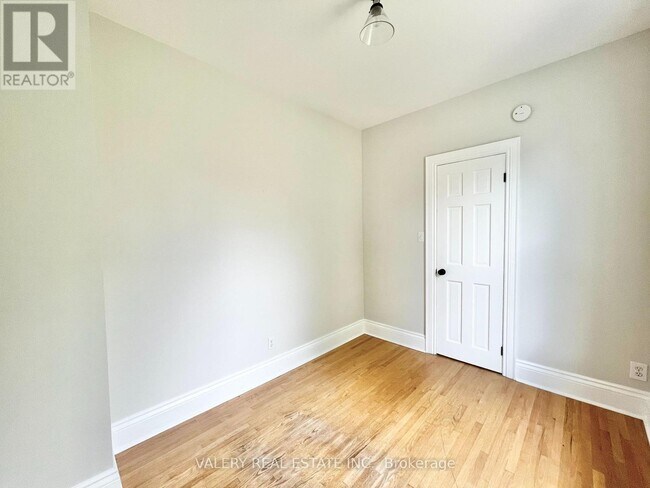 Photo - 92 Nassau St