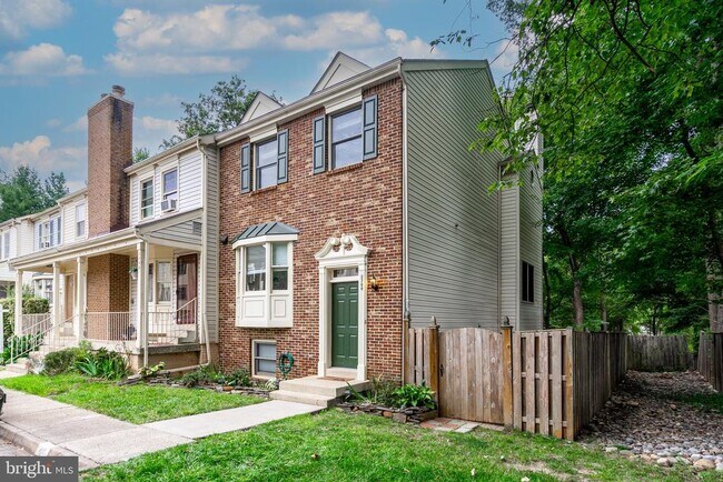 3700 Roxbury Ln