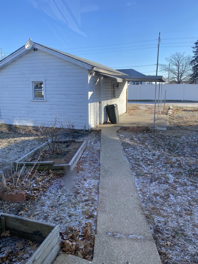 577 Irwin St Rental For Rent in Galesburg, IL