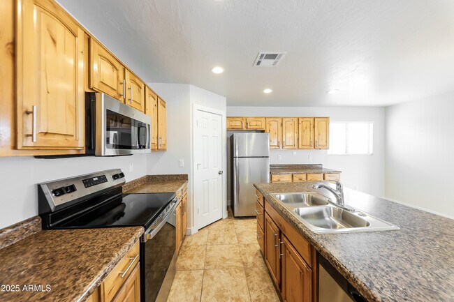 Photo - 5607 S 16th Dr