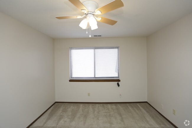 Trianon Apartments & Townhomes