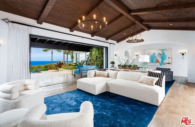 Building Photo - 10 Sea Glass Rental