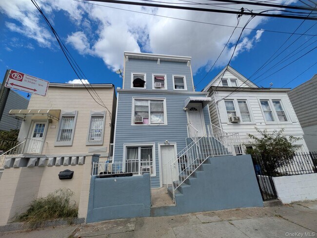 Building Photo - 56-33 Waldron St