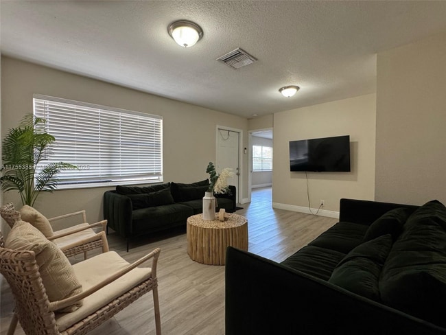 Photo - 228 NW 12th St Apartment Unit 1