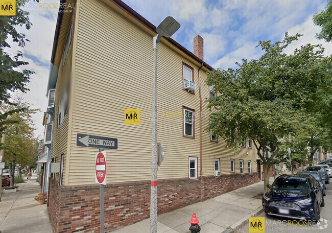 Building Photo - 2 Cottage St Rental