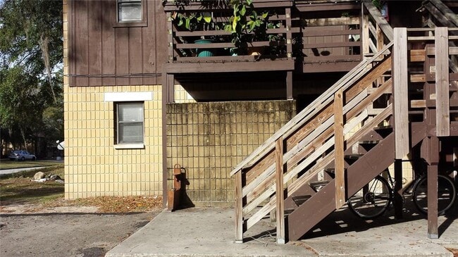 Building Photo - 701 SW 67th Terrace Unit D