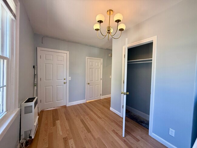 Photo - 74 John St Unit 1L