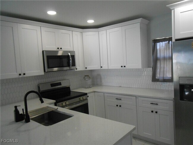 Photo - 636 Eisenhower Blvd