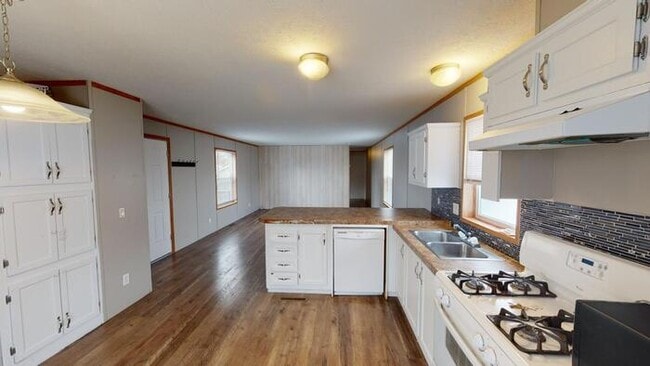 Photo - 124 Delta Ave