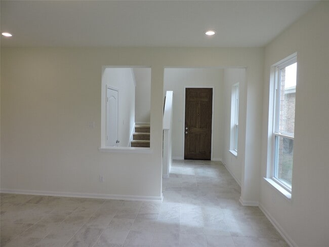 Photo - 1122 Epworth Ct.