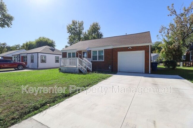 Photo - 736 N Gary Pl