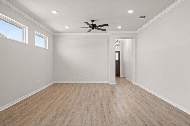 Photo - 704 La Parra Bend