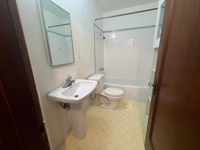 Photo - Charming Capitol Hill Vintage Condo with O...