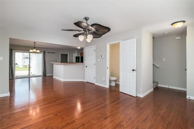 Photo - 256 Countryshire Dr