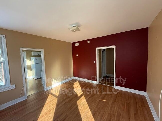 Photo - 514 E 41st St