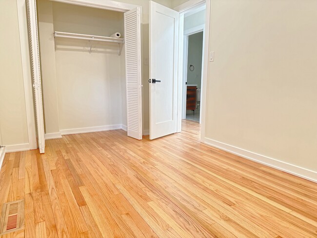 Photo - 2601 W Summerdale Ave